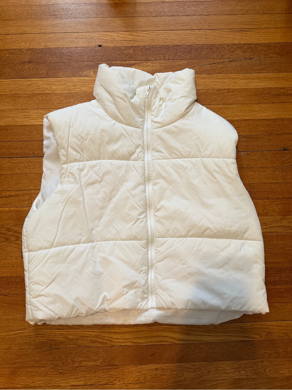 Women’s cropped puffer vest